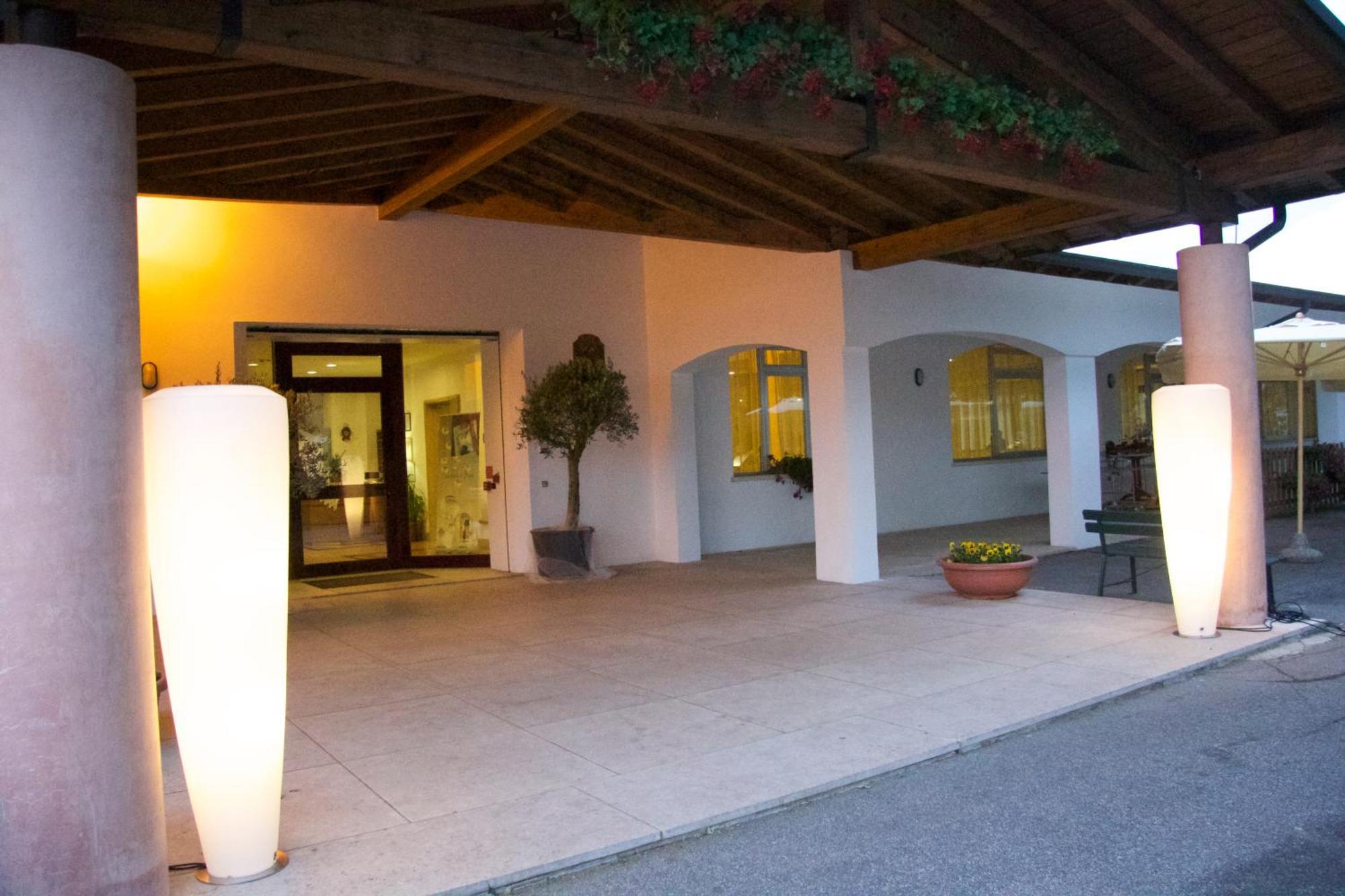 Spiazzi Di Caprino Hotel Stella Alpina מראה חיצוני תמונה
